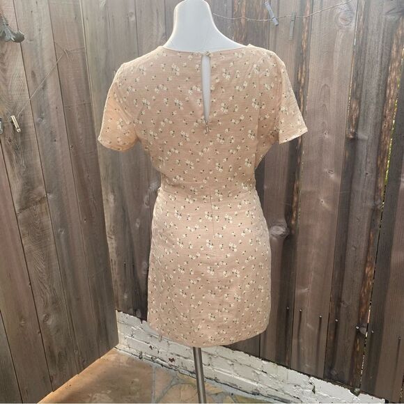 MAJORELLE Evelyn Dress in Tan Ditsy size medium - Picture 12 of 12